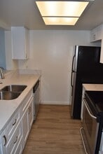 Building Photo - 15016 Av. Venusto