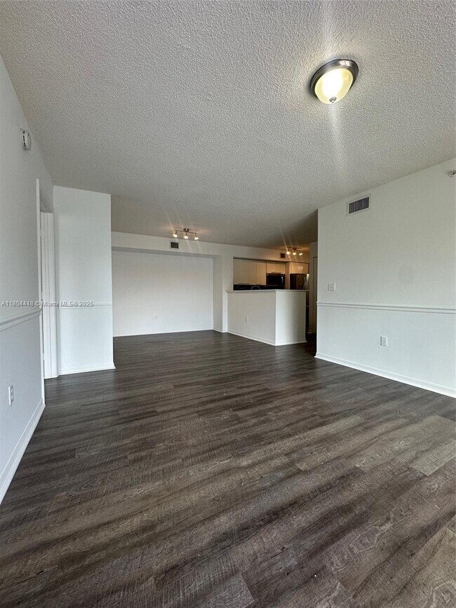 Foto del edificio - 577 SW 111th Ln