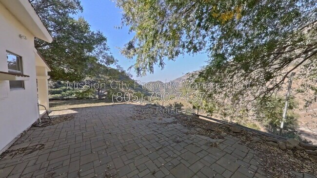 Foto del edificio - 1210 Toro Canyon Rd