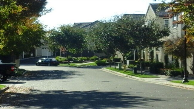 Foto del edificio - 3 br, 2.5 bath House - 173 Talmont Circle