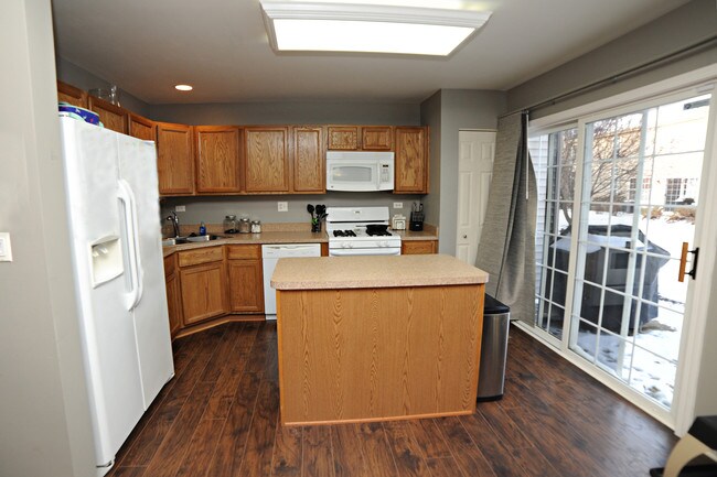 Building Photo - 590 Yorkshire Ln