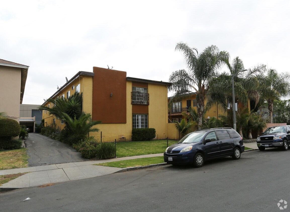 Building Photo - 3770-3780 Barry Ave