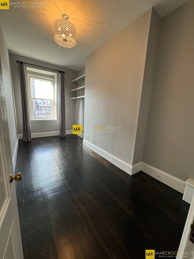 Building Photo - 265 Beacon St