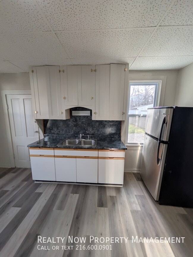 Building Photo - 7501 Berry Ave