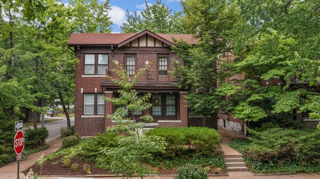 Second floor unit in this beautiful 4-family across the street from Missouri Botanical Gardens. - 2055 Alfred Ave