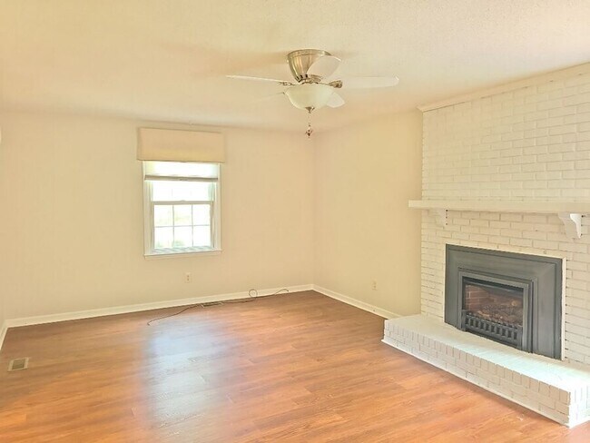 Building Photo - 5500 Kellwood Ct