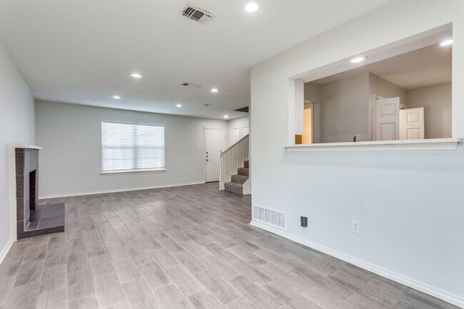 Foto del edificio - 13314 Goodland Pl