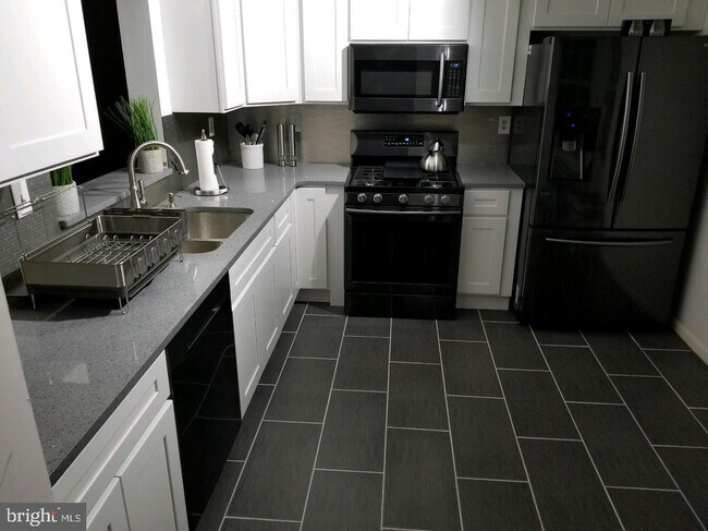 Foto del edificio - 106 Birch Hollow Dr