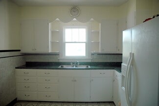 Building Photo - 5423 Rolston Ave