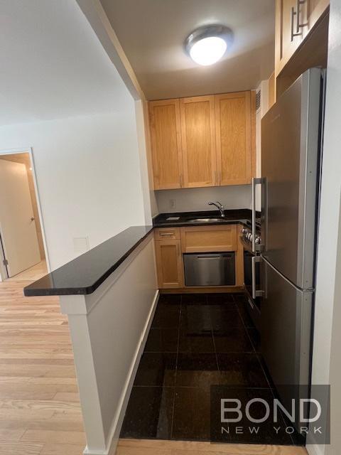 Foto del edificio - 236 E 36th St