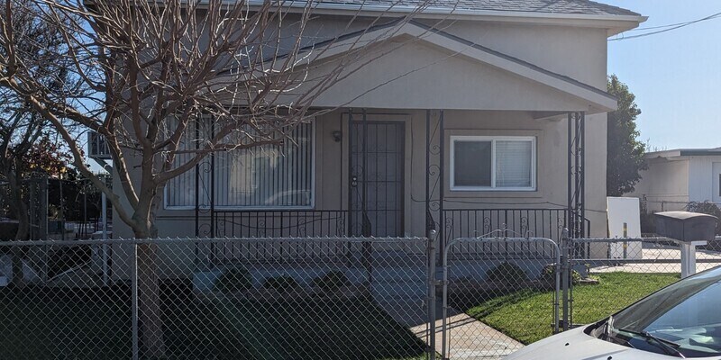 Foto principal - 734 Howard St, Stockton CA