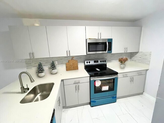 Foto del edificio - 10070 NW 6th St