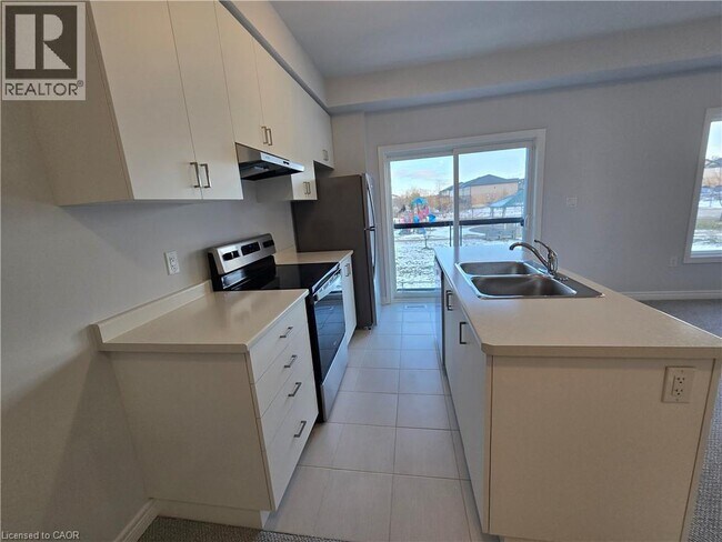 Photo du bâtiment - 205 Thames Wy