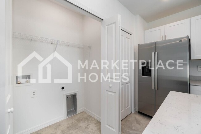 Building Photo - 9312 Cadence Ct