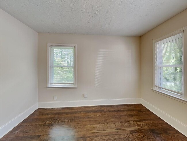 Foto del edificio - 2875 3rd Ave SW
