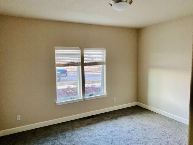 Foto del edificio - Beautiful Newer 3 Bed/2 Bath Home in Josie...