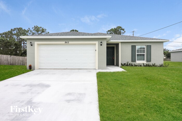 Foto principal - 843 SW Andrew Rd