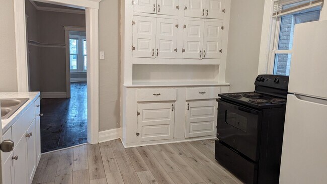 Foto del edificio - 534 Holbrook St