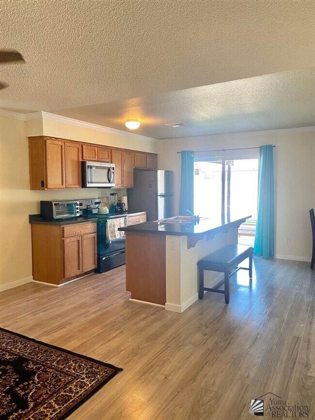 Building Photo - Furnished 3 bed/2bath HOME