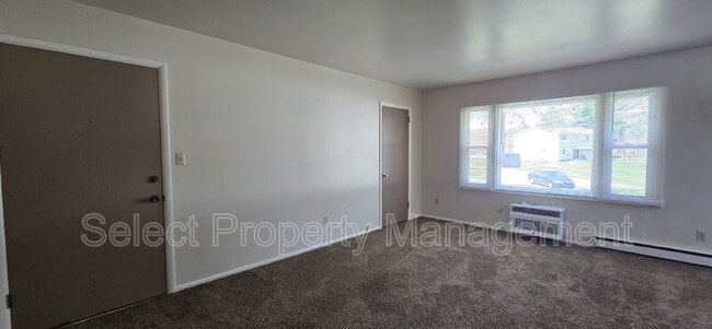 Building Photo - 3839 Sleepy Hollow Ln
