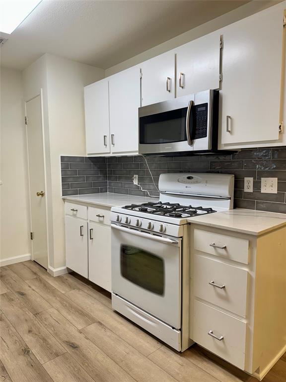 Foto del edificio - 8112 Willet Trail