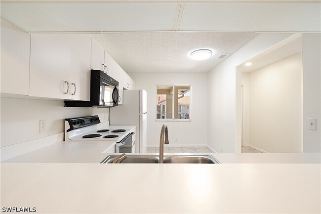 Building Photo - 7791 Esmeralda Way