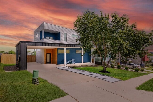 Building Photo - 5809 Toscana Ave