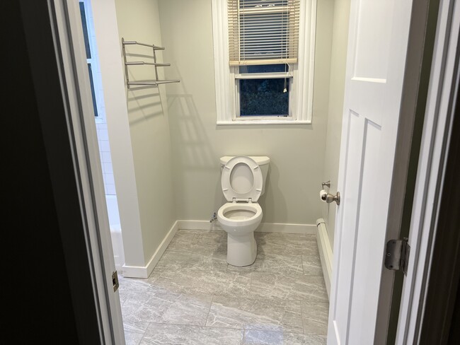 Bath room - 103 Morton Ave