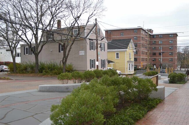 Building Photo - 97 Chestnut St