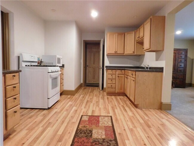 Foto del edificio - 164 Colvintown Rd