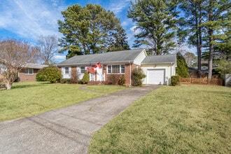 Building Photo - 516 Canterbury Rd