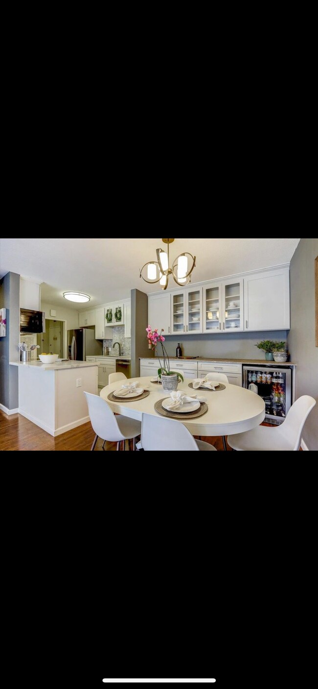 Building Photo - 400 Davey Glen Rd