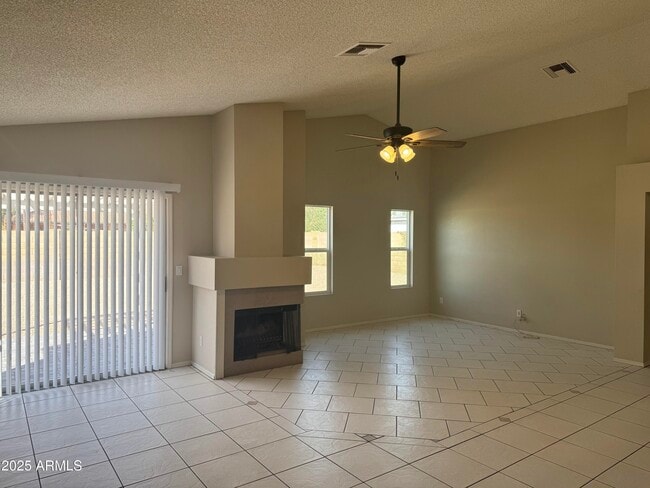 Building Photo - 6320 W Shaw Butte Dr