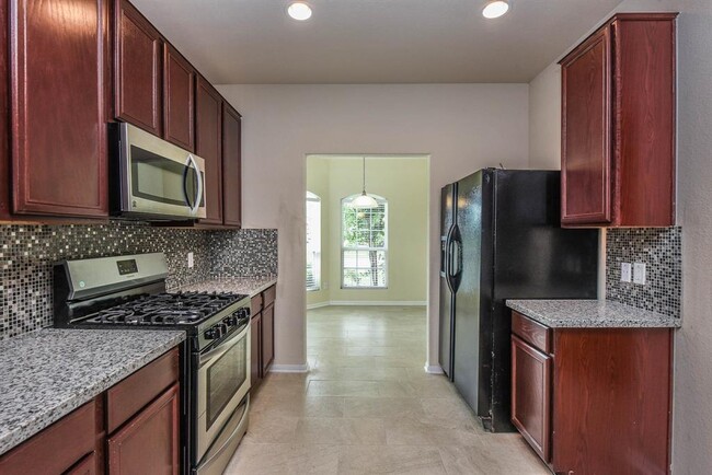 Building Photo - 18402 Each Elm Way