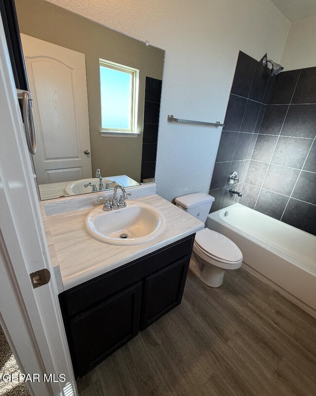 Building Photo - 14316 Paraiso Dr