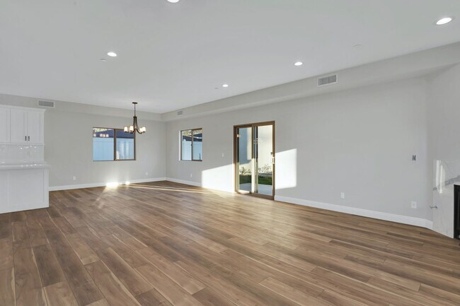 Foto del edificio - Unit available for rent- incredible locati...