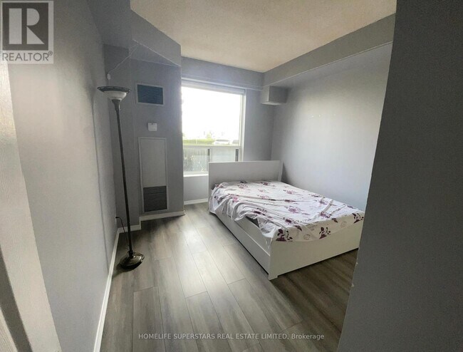 Building Photo - 6-116 Humberline Dr