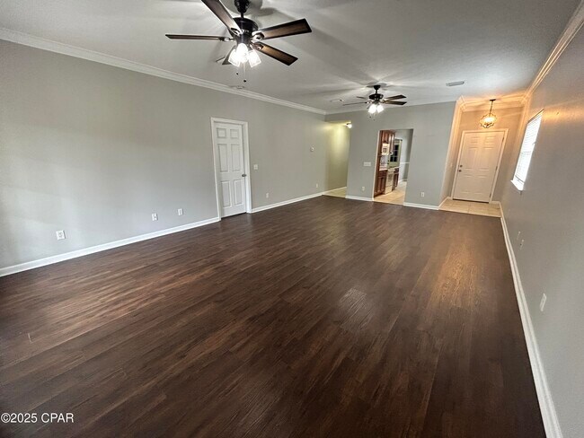 Foto del edificio - 810 E 24th St