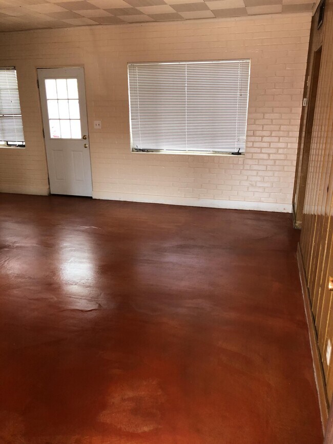 Foto del edificio - 1345 E 9th St