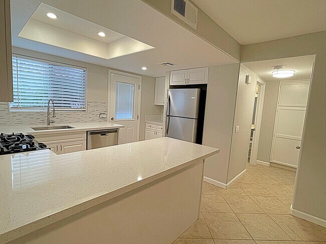 Building Photo - 456 Tava Ln