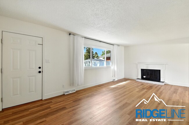 Building Photo - Fox Farm one level home ready for you to e...