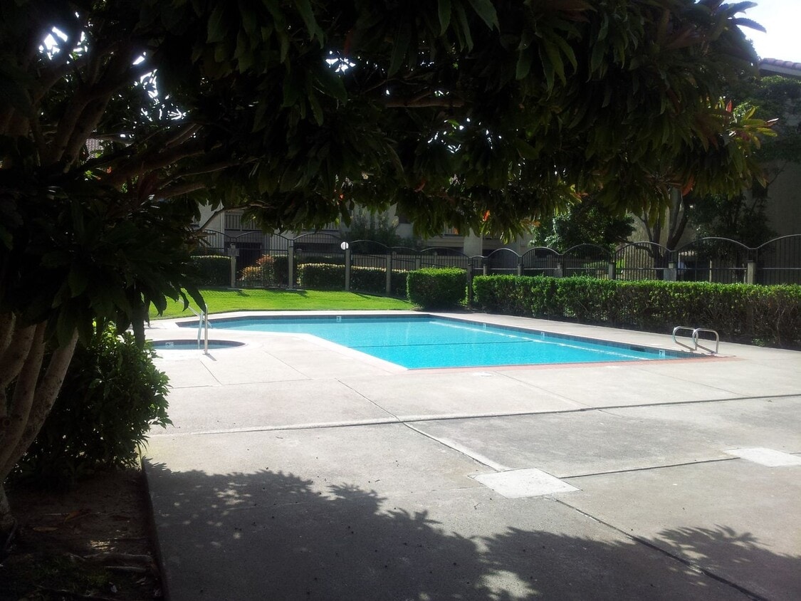Primary Photo - Nice 2 bed, 2 bath Condo with 1 Car Garage...