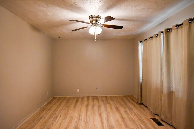 Foto del edificio - Bixby Single Story Ranch in Great Location!