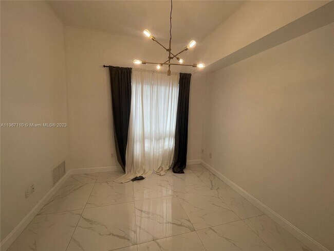 Foto del edificio - 7350 SW 89th St