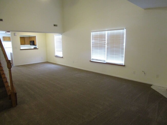 Building Photo - 1704-1706-1706 Louise Cir