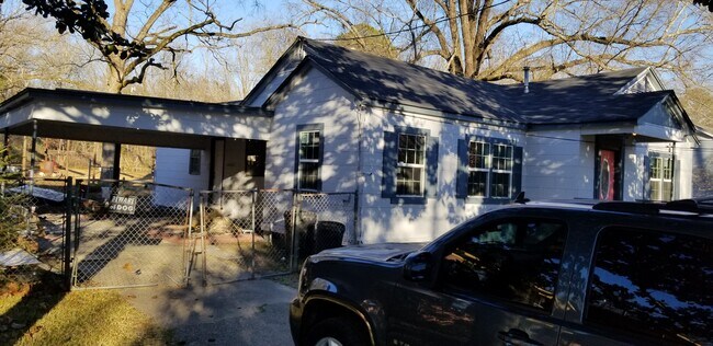 Building Photo - 4808 S Westhaven Dr