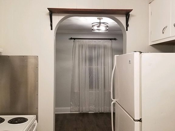 Building Photo - 609 Linden Ave