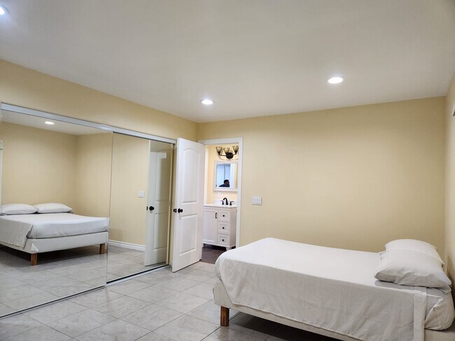 Primary Bedroom - 16407 Mount Ararat Cir