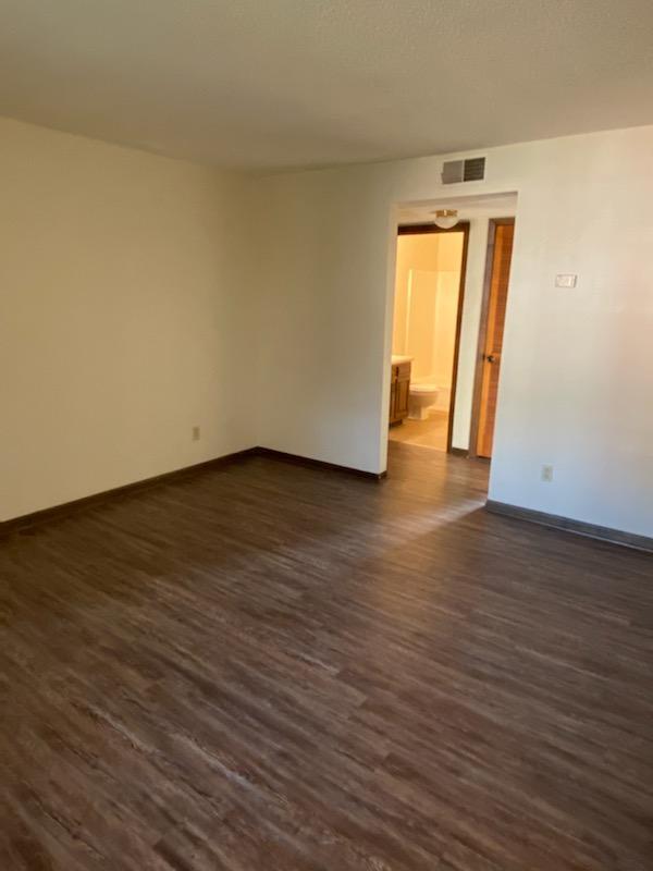 Building Photo - 127 Hillcrest Dr