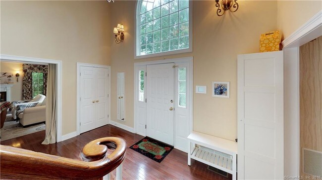 Building Photo - 10 Tranquility Dr